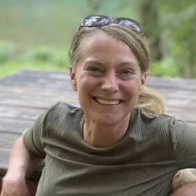 Dr Julie Hesse